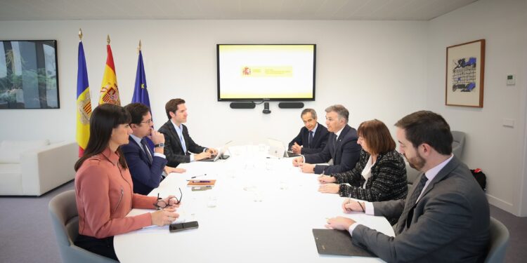 Les delegacions d'Andorra i Espanya durant la jornada de treball. Foto: Ministerio de Transformación Digital y de la Función Publica