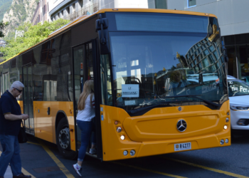 Nou de cada deu usuaris del bus interurbà declaren estar satisfets amb el servei