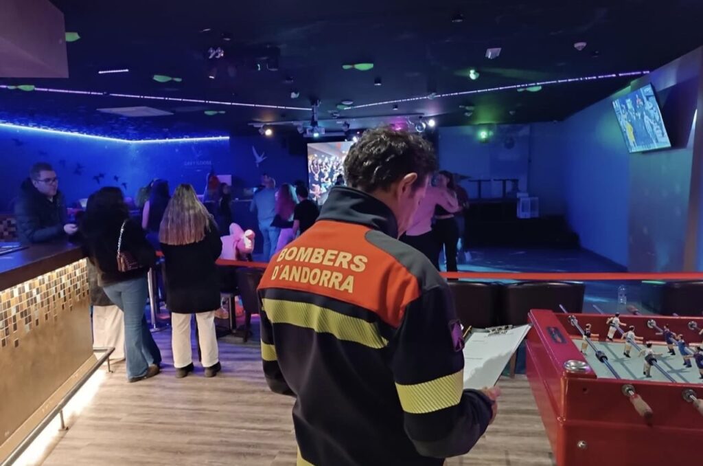 Efectius dels bombers en una inspecció. Foto: Bombers d'Andorra