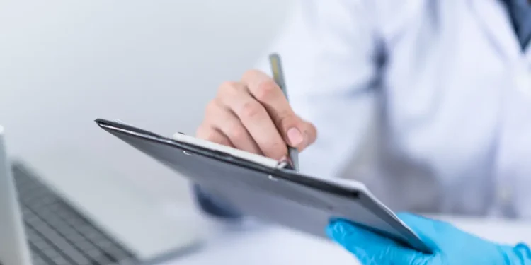 Una dona va assetjar a la doctora i la recepcionista d'una consulta. Foto: Google.