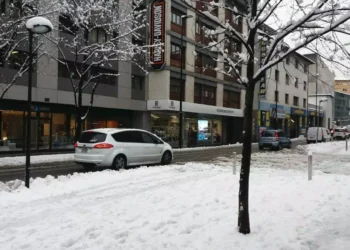 Els carrers nevats i gelats van provocar més de 130 caigudes. Foto: Arxiu.