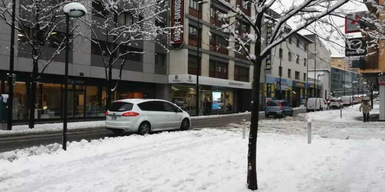 Els carrers nevats i gelats van provocar més de 130 caigudes. Foto: Arxiu.