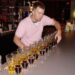 Copes i xupitos en un bar nocturn. Foto: Google.