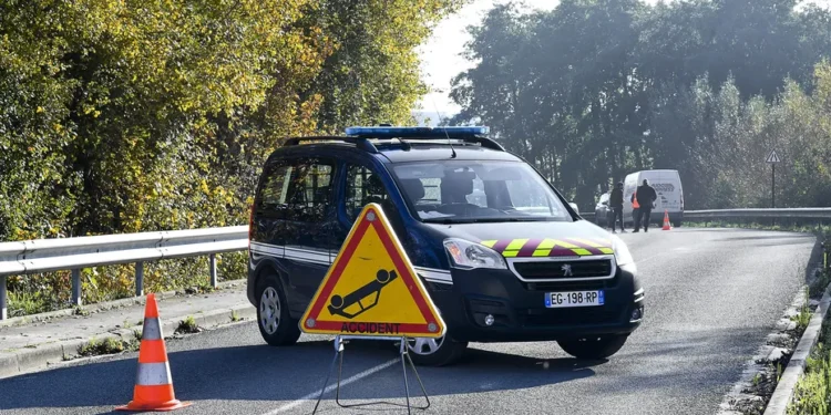 La carretera va quedar tallada després de l'accident. Foto: Actu3.