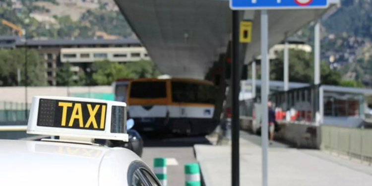 Pas endavant per a la centraleta única del taxi amb l’aprovació del conveni