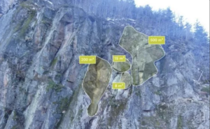 Imatge dels blocs amb risc d'esllavissada. Foto: Google.