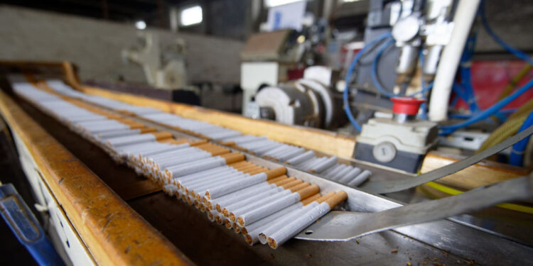 Imatge d'una fàbrica de tabac. Rounes.