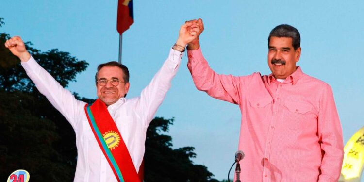 Rafael Lacava amb Maduro després de guanyar les eleccions de governador de Carabobo. Foto: Google.