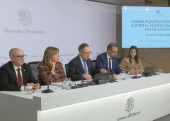 Roda de premsa per explicar els paquets econòmics destinats a pal·liar els efectes de l'esllavissada a l'RN20.