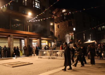 La crema del Carnestoltes a la plaça Major d'Ordino.