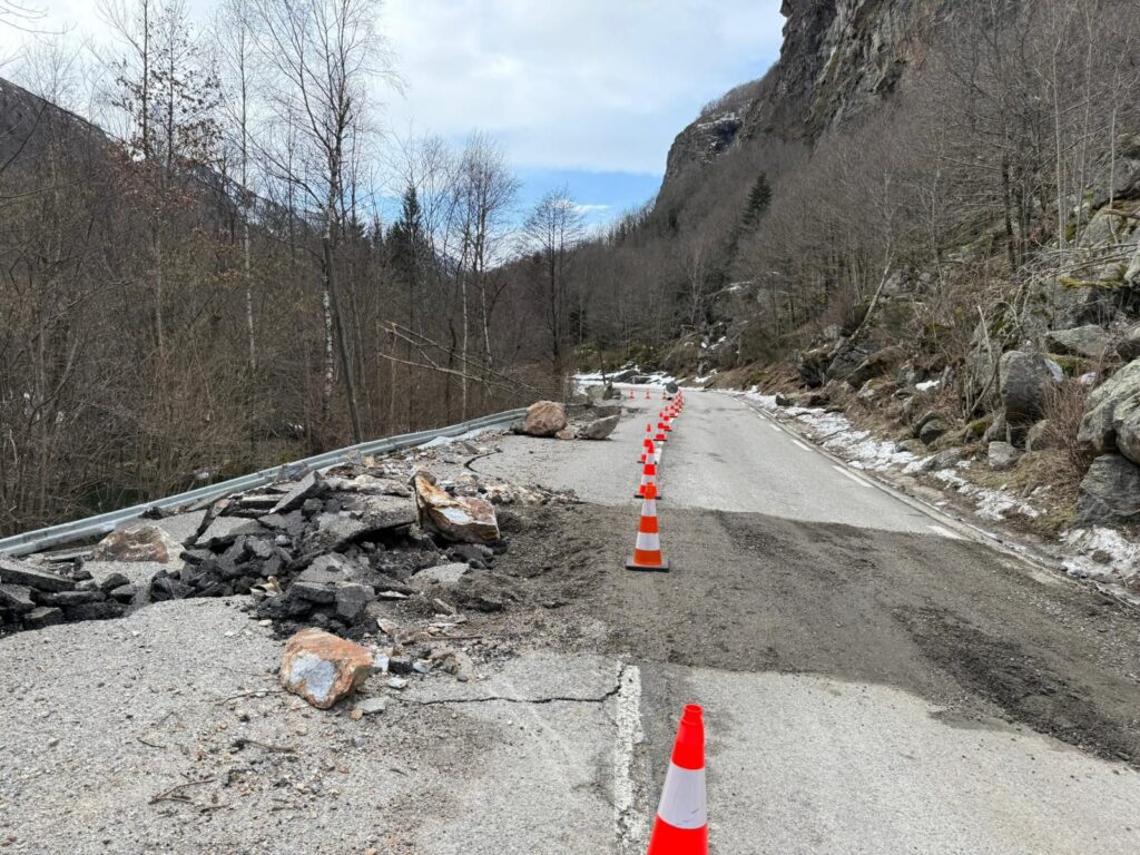 Estat actual del tram afectat per l'esllavissada. Foto: LDM.