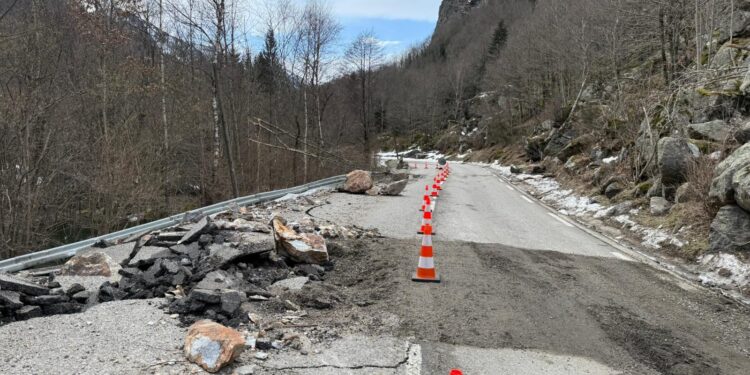 Estat actual del tram afectat per l'esllavissada. Foto: LDM.