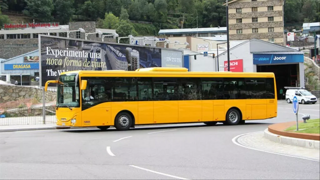 Bus de les línies regulars / Arxiu