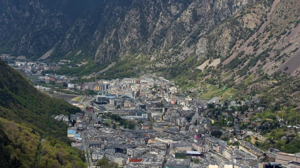 Vista aèria d'Andorra / Arxiu