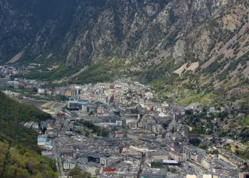 Vista aèria d'Andorra / Arxiu
