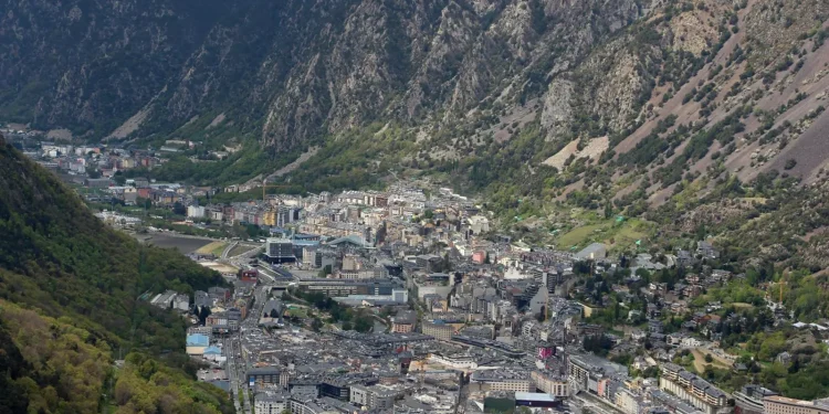Vista aèria d'Andorra / Arxiu