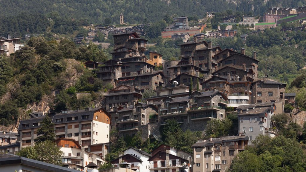 Adéu a les llicències 'fantasma'. Andorra començarà a donar de baixa els pisos turístics inactius.
