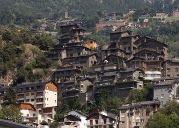 Adéu a les llicències 'fantasma'. Andorra començarà a donar de baixa els pisos turístics inactius.