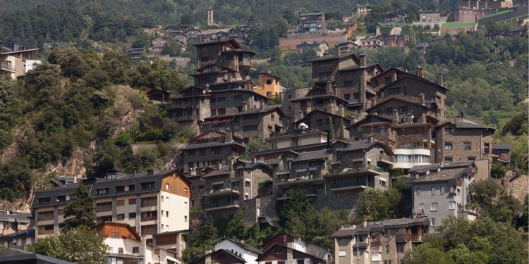 Adéu a les llicències 'fantasma'. Andorra començarà a donar de baixa els pisos turístics inactius.