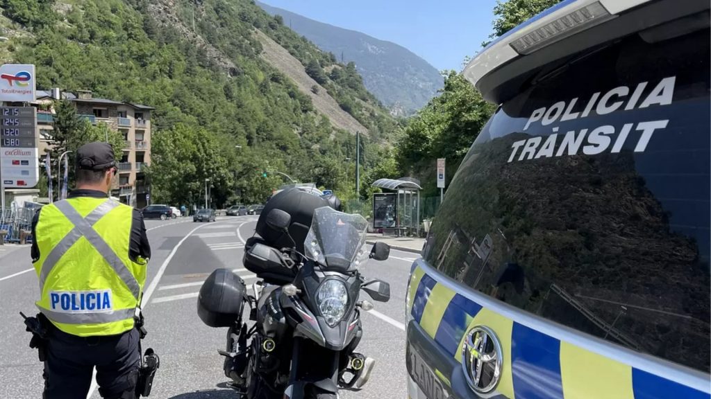 Detingut a Andorra un conductor amb el 'pack' complet: cocaïna, refús a l'alcoholèmia i carnet i ITV caducats