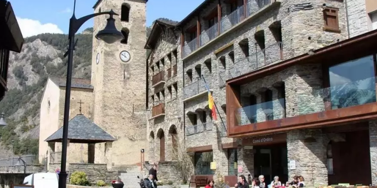 Façana del comú d'Ordino.