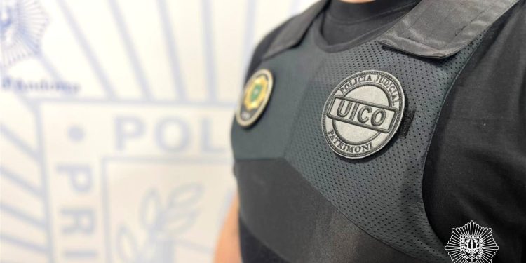 Un agent del grup de delictes contra el patrimoni. Foto: Policia d'Andorra