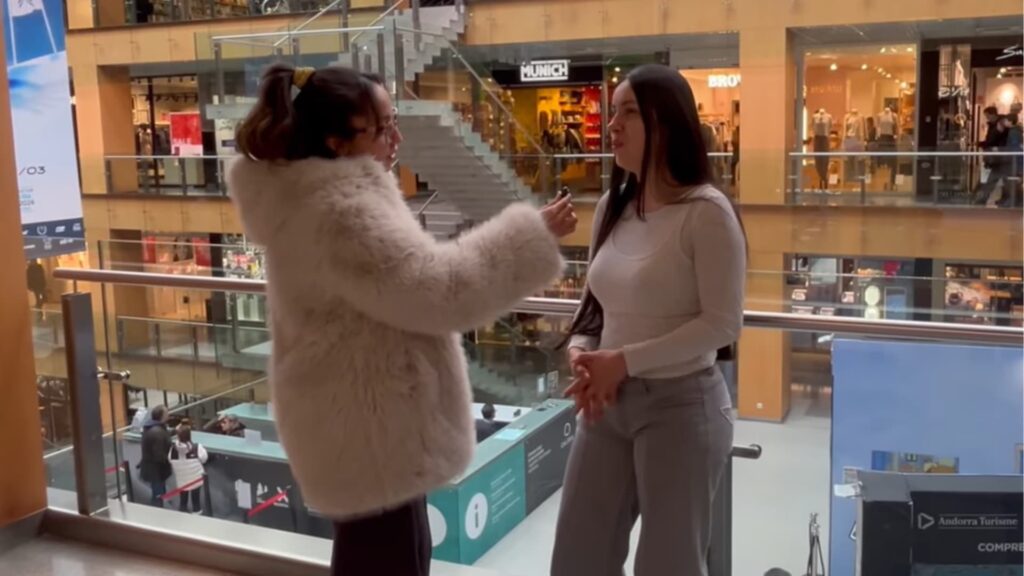 Paola, resident a Andorra: "Se't menysprea si emprens i no saps parlar en català".