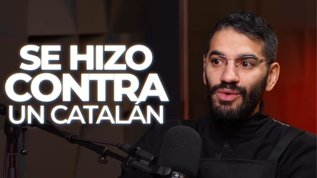 Un client troba la manera de fer que el creper de la rotonda d'Andorra parli en català.