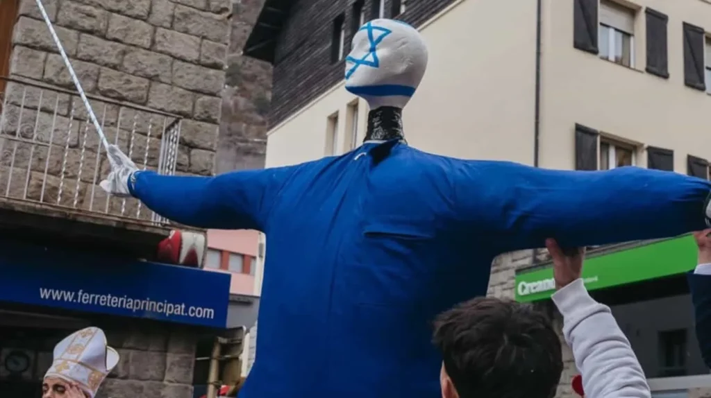 El ninot de Carnavl amb la bandera israeliana / Arxiu