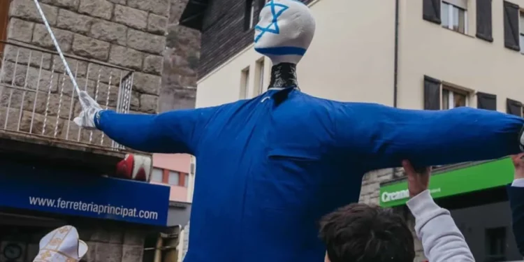 El ninot de Carnavl amb la bandera israeliana / Arxiu