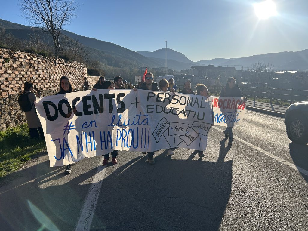 Concentració de professors a la Seu d'Urgell. Foto: RàdioSeu