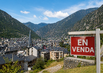 Imatge genèrica de venda de pisos / IA