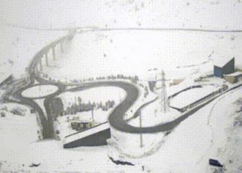 L'hivern torna quan ja no toca: La intensa nevada que cobreix Andorra amb la temporada acabada
