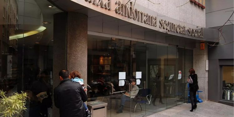 Treballar a la CASS amb contracte fix: S’obre una nova plaça de tècnic amb aquest sou inicial.