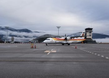 Un avió a l'aeroport Andorra-la Seu d'Urgell (Foto: Arxiu ANA).
