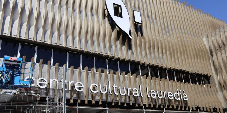 La façana del nou Centre Cultural. Foto: I. M. (ANA)