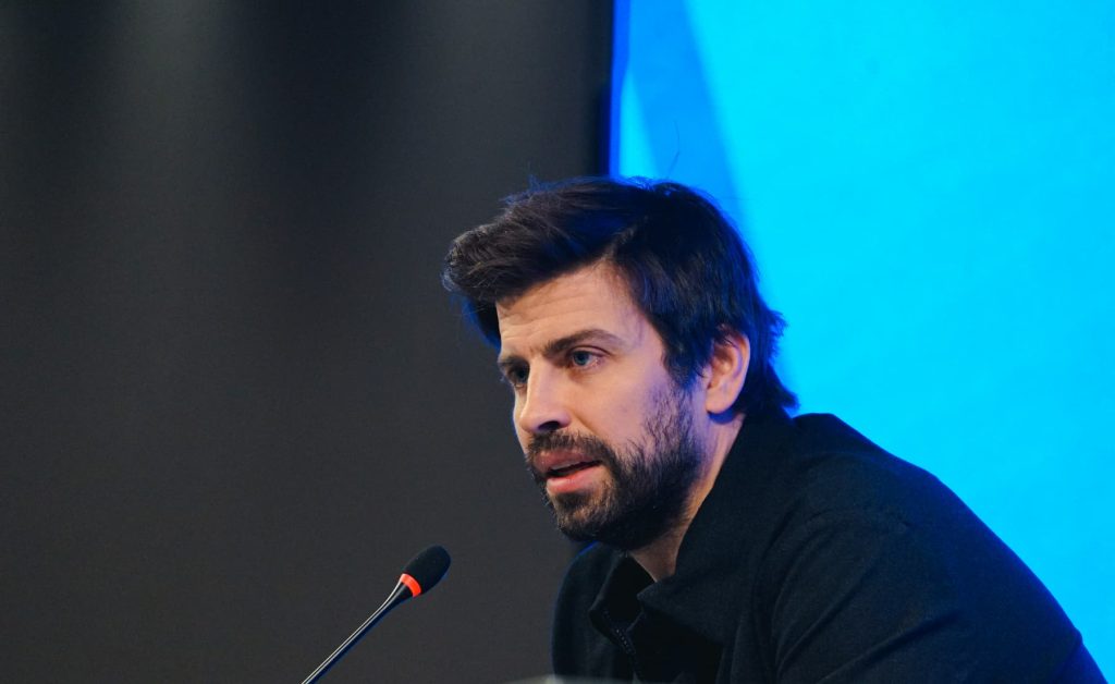 L'exjugador Gerard Piqué durant una roda de premsa de l'FC Andorra (Foto: FC Andorra).