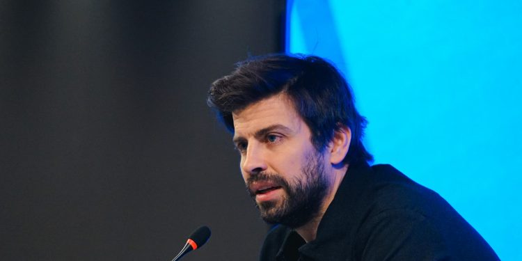 L'exjugador Gerard Piqué durant una roda de premsa de l'FC Andorra (Foto: FC Andorra).