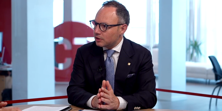El cap de Govern, Xavier Espot, durant l'entrevista al mitjà Canarias7.