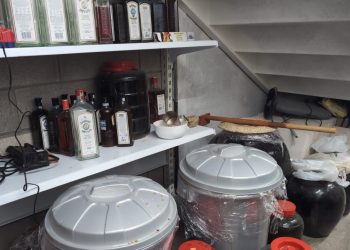 La instal·lació per elaborar beguda fermentada. Foto: Mossos d'Esquadra
