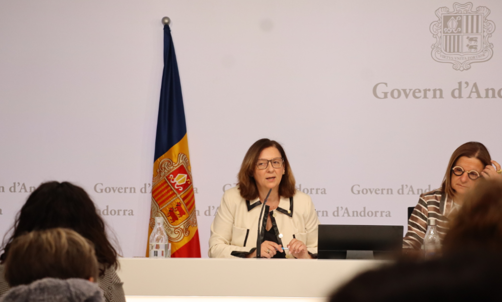 Ester Cervós, secretària d’Estat d’Afers Socials, durant la presentació.