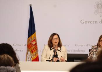 Ester Cervós, secretària d’Estat d’Afers Socials, durant la presentació.