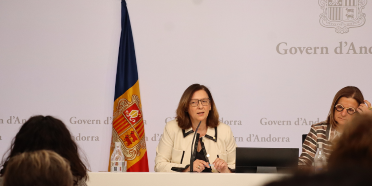 Ester Cervós, secretària d’Estat d’Afers Socials, durant la presentació.