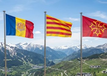 Banderes Andorra Catalunya i Occitània