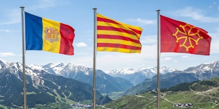 Banderes Andorra Catalunya i Occitània