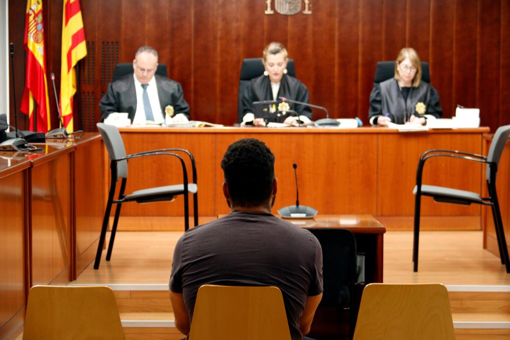 home acusat d'agressió sexual
