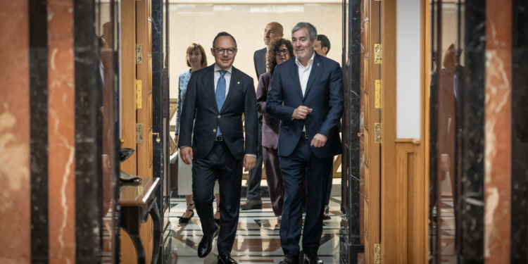 El cap de Govern, Xavier Espot, i el president de les Canàries, Fernando Clavijo.
