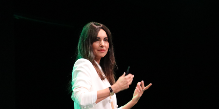La neurocientífica Ana Ibáñez durant la conferència.