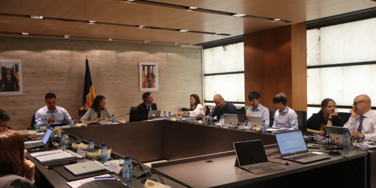 Els cònsols durant la reunió.
