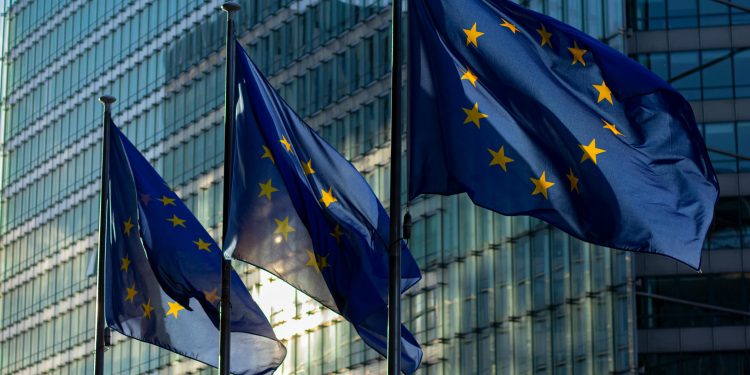 Unes banderes de la Unió Europea (Foto: Pexels).